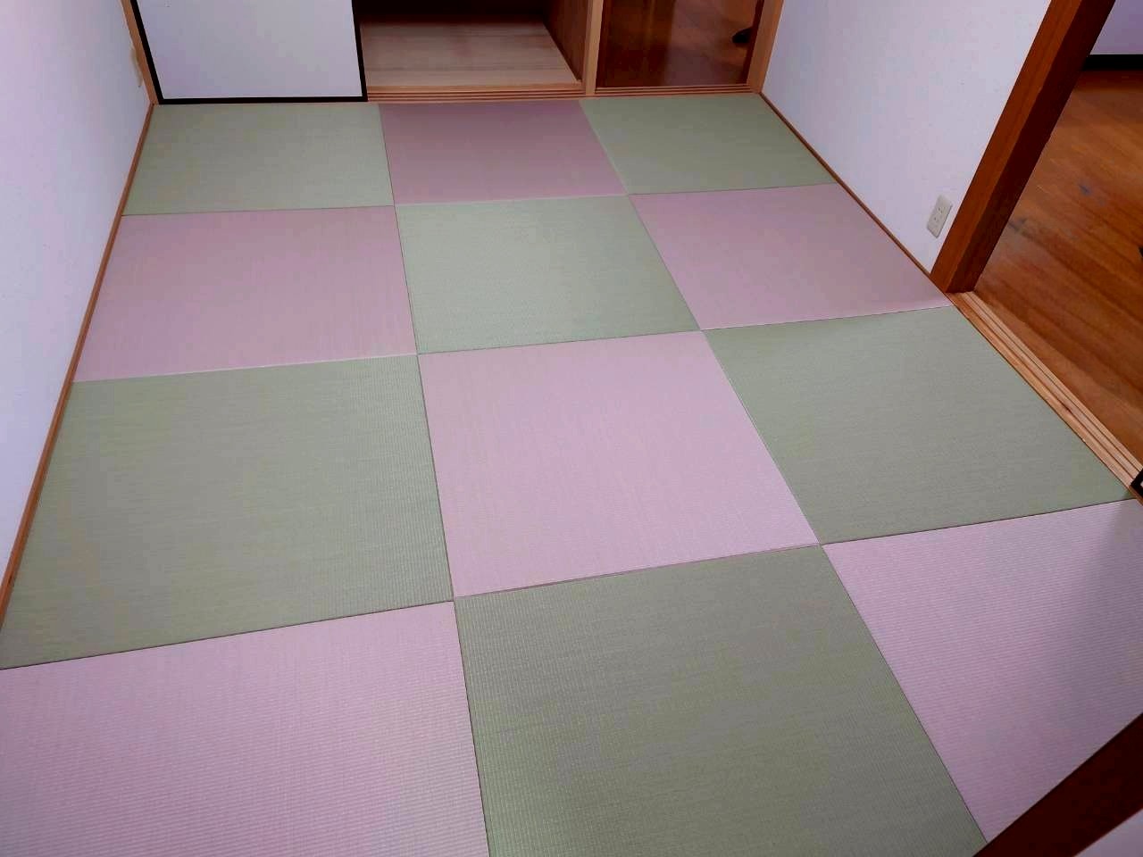 セキスイ美草 ピンク×リーフグリーン 市松模様の施工例